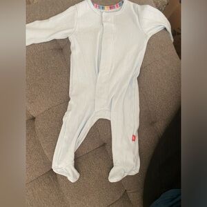 Magnetic me onesie NWOT blue love line print. 3-6 months. 12-16 pounds.